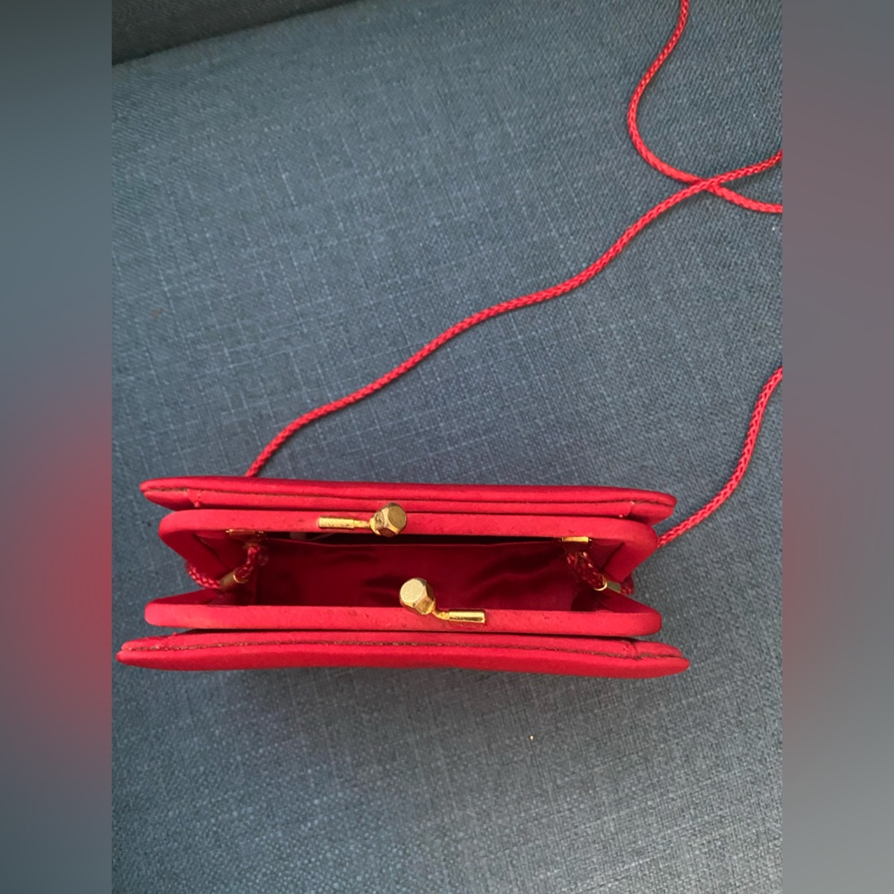 Vintage Elegant Red Clutch/ Crossbody Bag Gold Tone Hardware - Picture 11 of 16